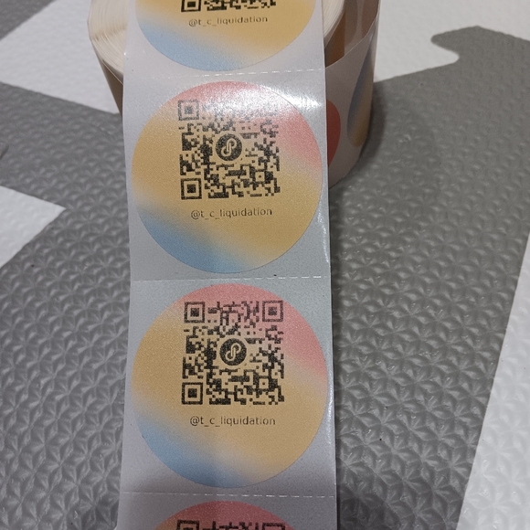 QR stickers 100 customized to your closet! - Picture 4 of 4